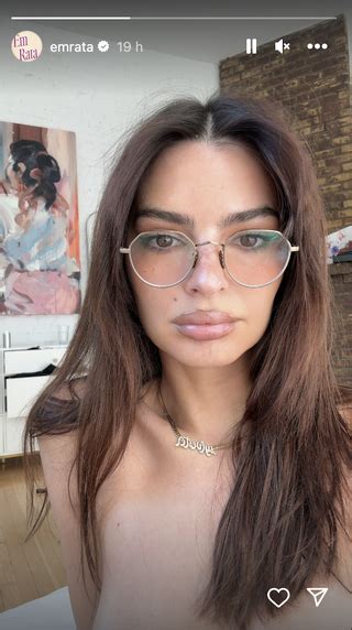 emily ratajkowski nude|Emily Ratajkowski Poses Nude for Selfie Era Vanity Fair